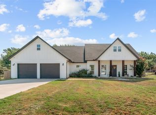 325 Berryhill Dr, Springtown, TX 76082