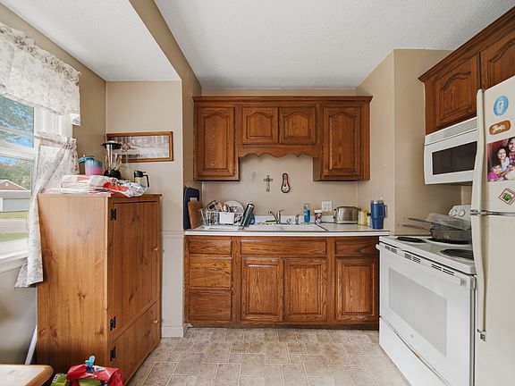 4th image of 1315 7th Ave