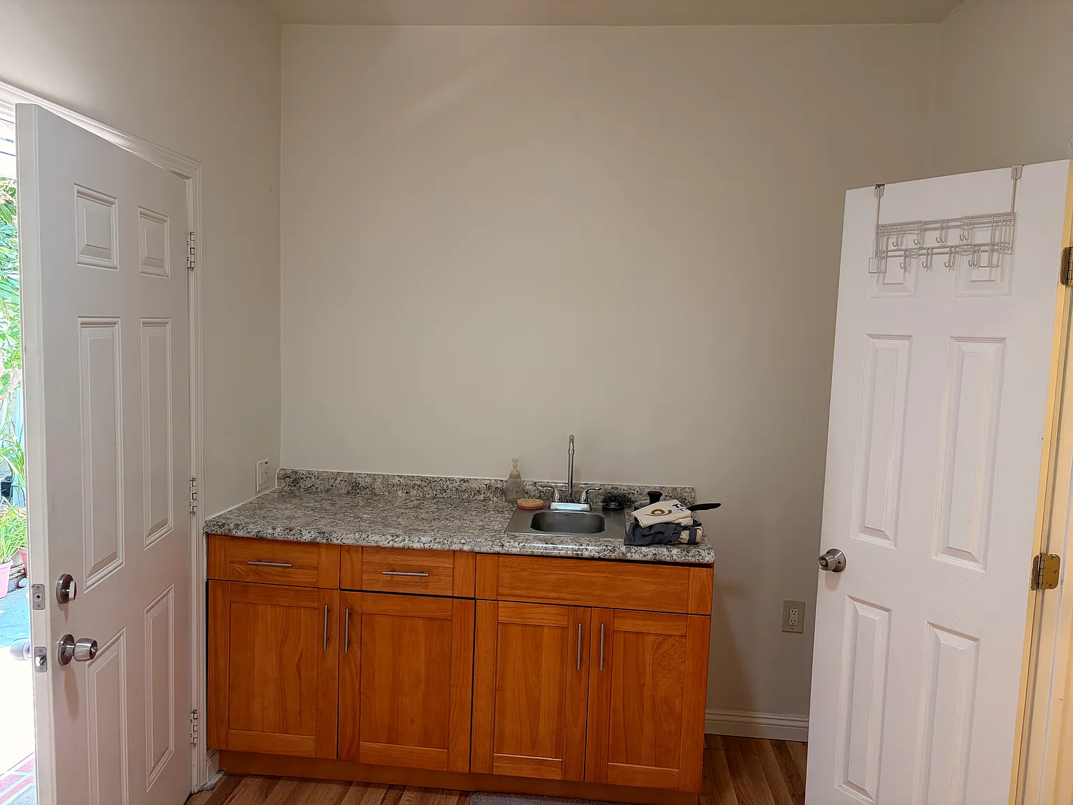 1 bed, 250 sqft, $1,400 — Photo 2