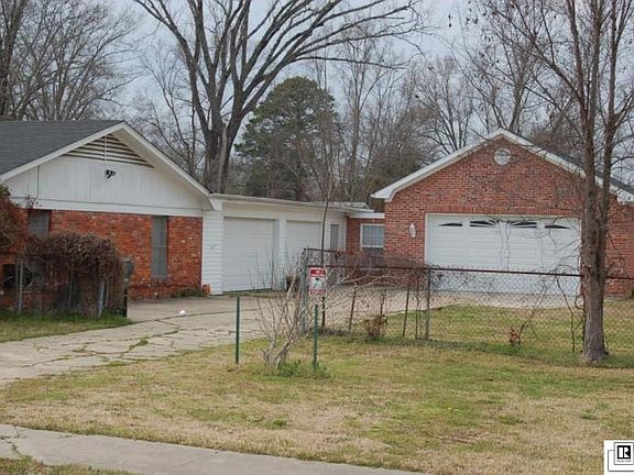 3rd image of 302 Woodrow St