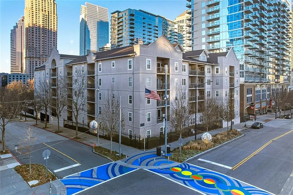 1075 Peachtree Walk NE Unit A506 photo 1