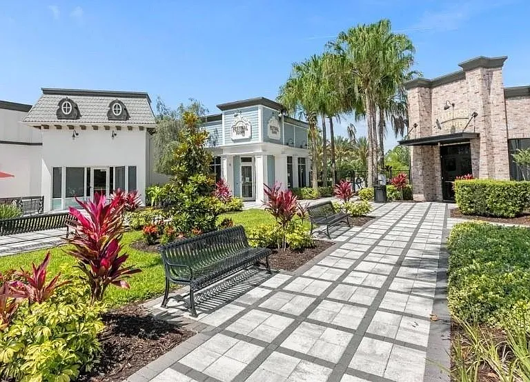 450 Captiva Dr — Photo 36