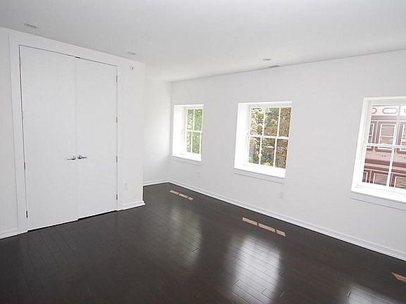 5th image of 521 Pine St #300