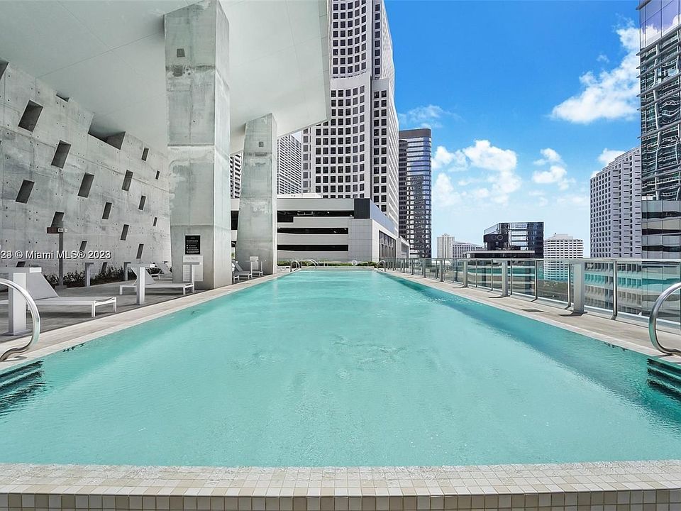 2nd image of 68 SE 6th St APT 805