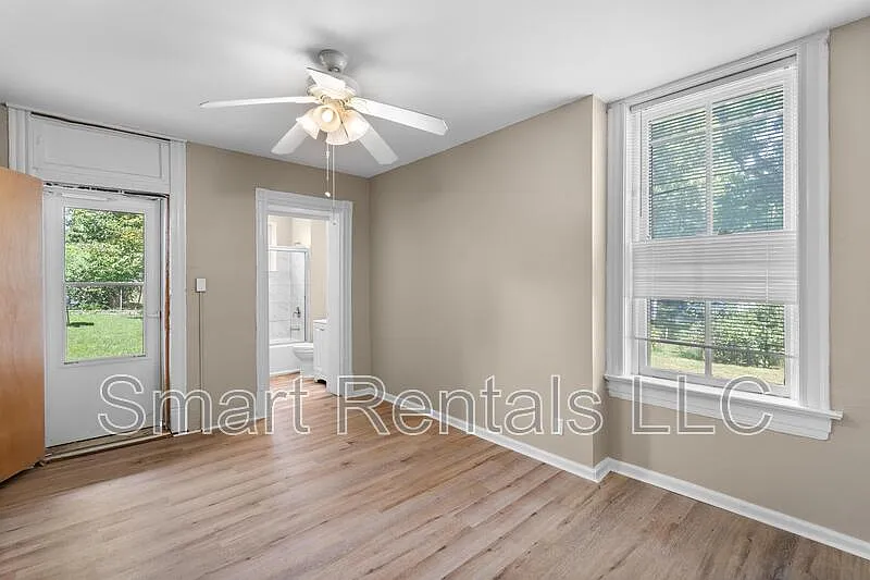 1 bed, 1.0 bath, 1000 sqft, $999 — Photo 4