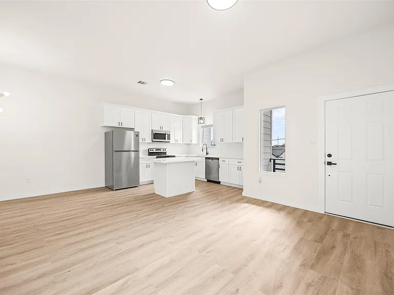 9709 Pelsey St #B — Photo 4