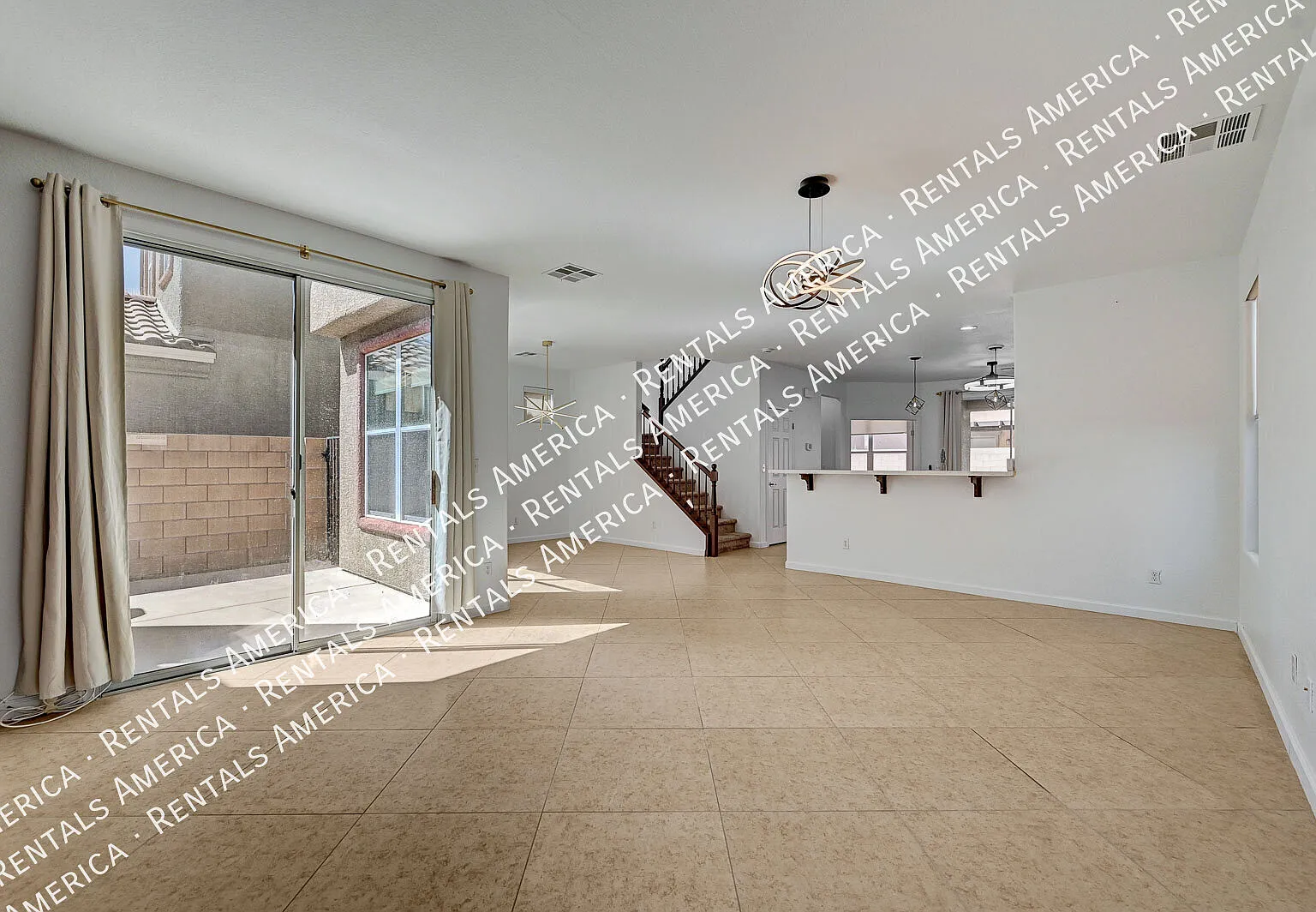 Available Now! Gorgeous Two-Story Home In Sw!! — Photo 2