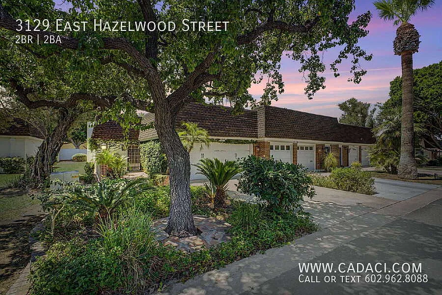 Charming Biltmore Townhome 2 bed 2 bath 2 car garage — Photo 2
