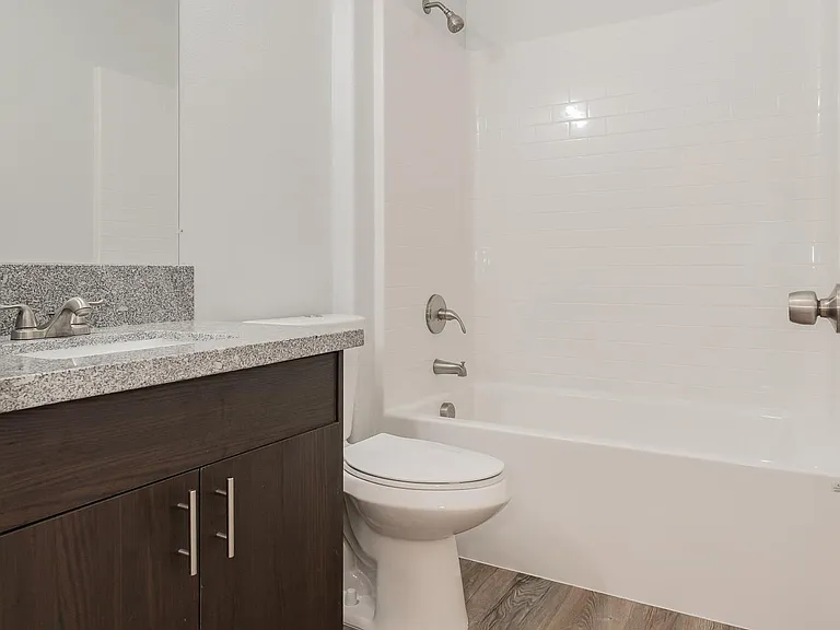 1641 S Dandelion St #3 — Photo 2