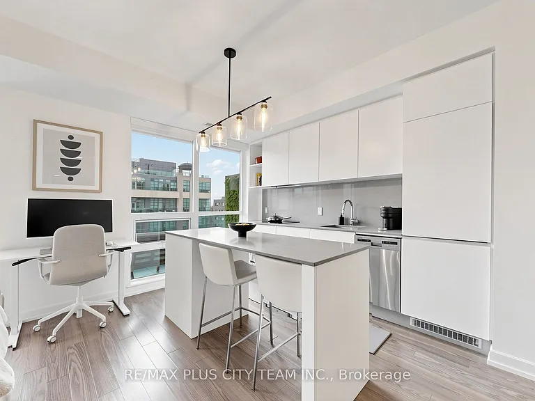 377 Madison Ave #503 — Photo 6