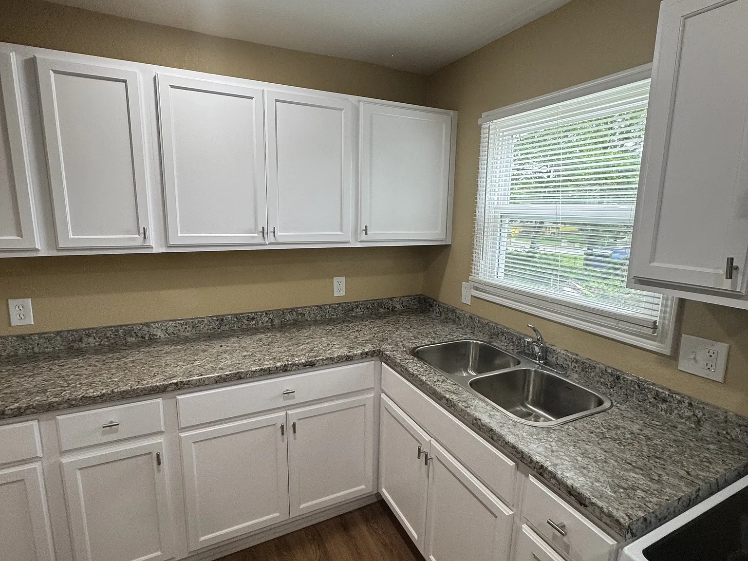 8618 Corrington Avenue - 1 — Photo 3