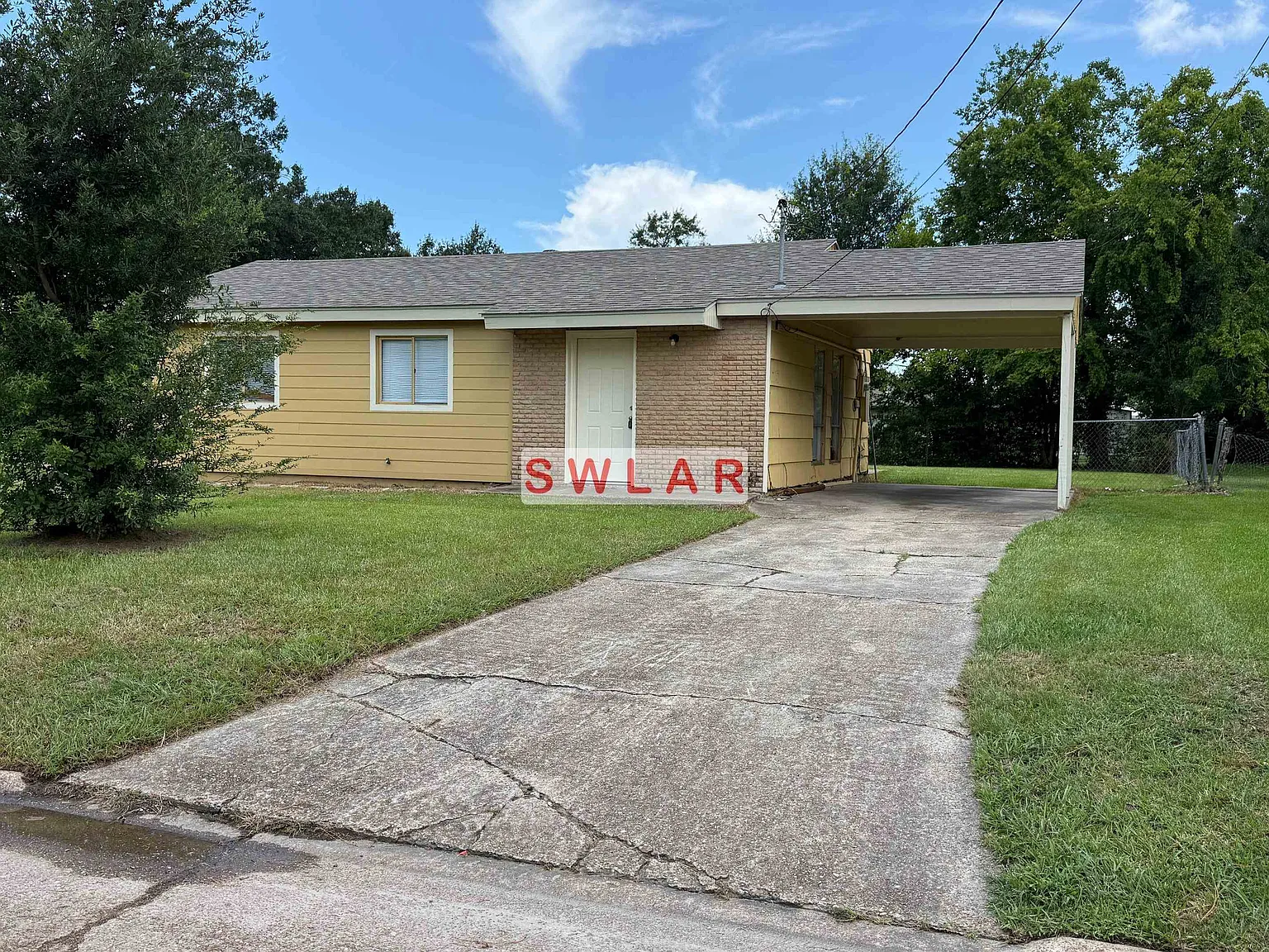 3 bed, 800 sqft, $995 — Photo 2