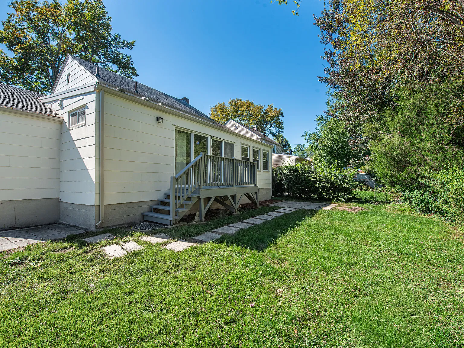 4 bed, 1694 sqft, $3,900 — Photo 4