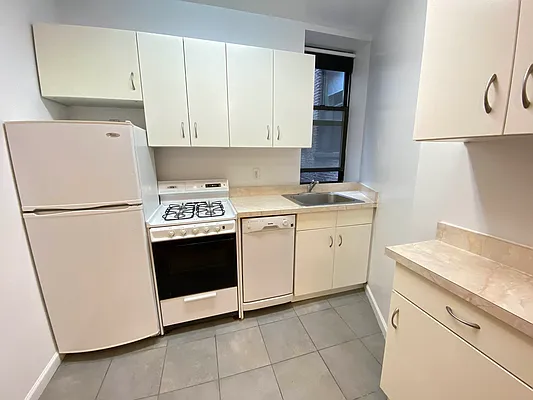 Rented by Oxford Property Group | media 40