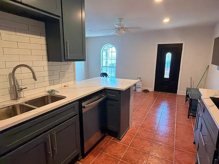 2111 Deerfield Dr — Photo 3