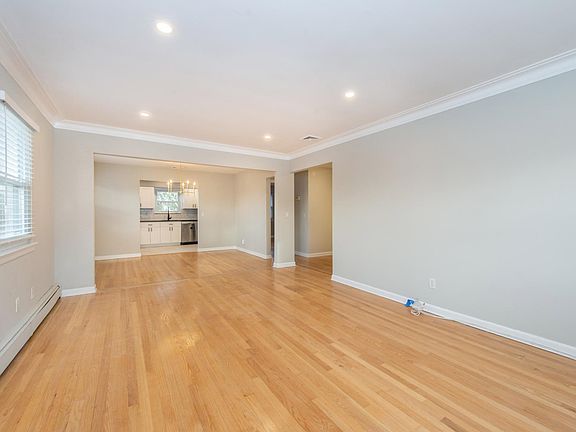 5th image of 25 Whitfield St #2