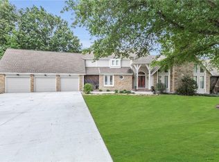 1614 S Lakestone Dr, Olathe, KS 66061