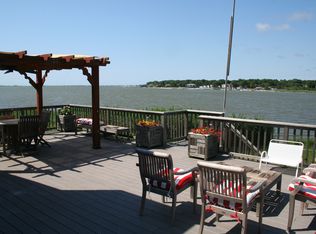 50A E Tiana Rd, Hampton Bays, NY 11946