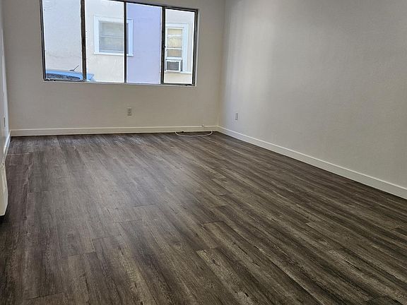 2nd image of 259 N Euclid Ave #4