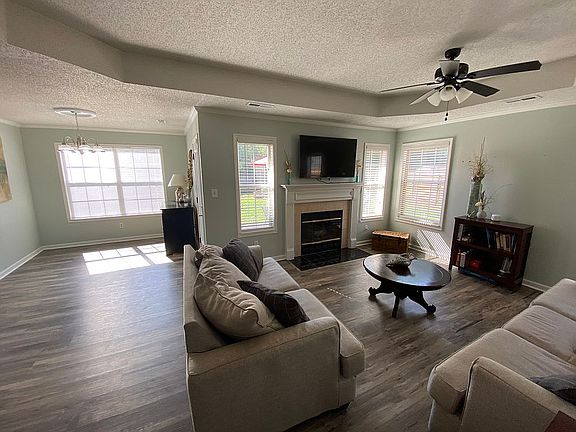 4th image of 215 Brushcreek Dr SW