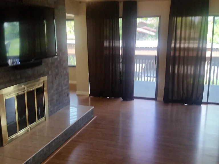 500 Manhattan Dr #B7 — Photo 3
