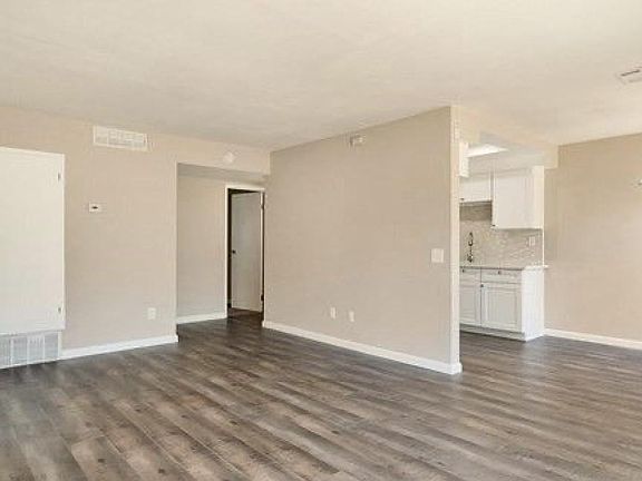 2nd image of 1525 Walnut Leaf Dr Unit 114