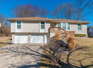 100 NE 101st Pl, Kansas City, MO 64155