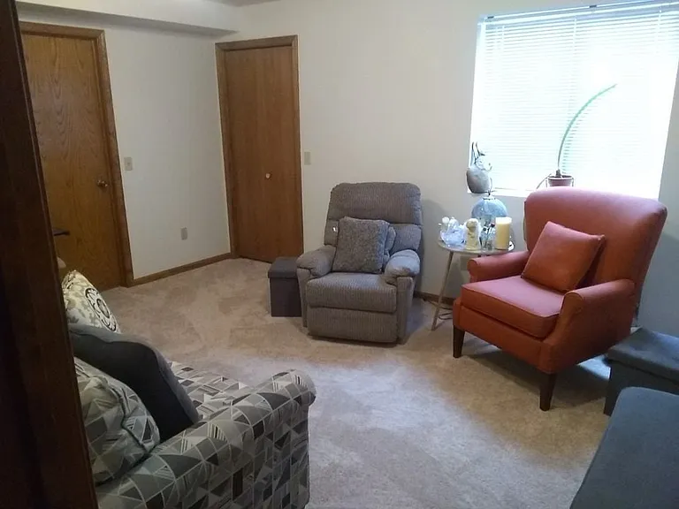 6127 Fairgrove St — Photo 11