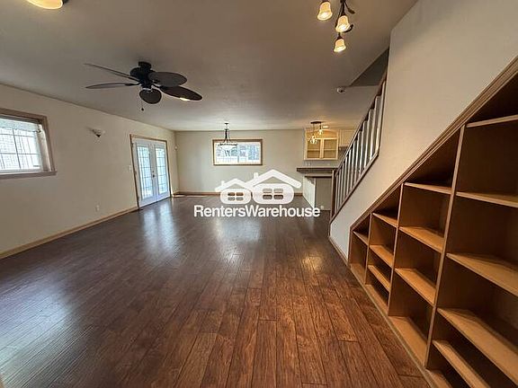3rd image of 707 S Summit Ave