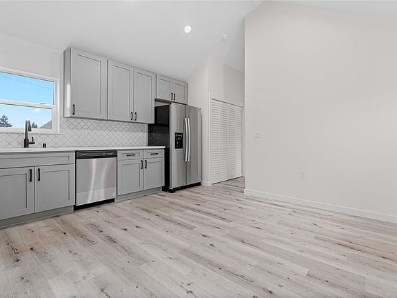 4th image of 1750 S Anderson St #B