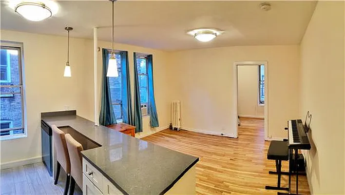 Rented by Century 21 Metropolitan | media 19