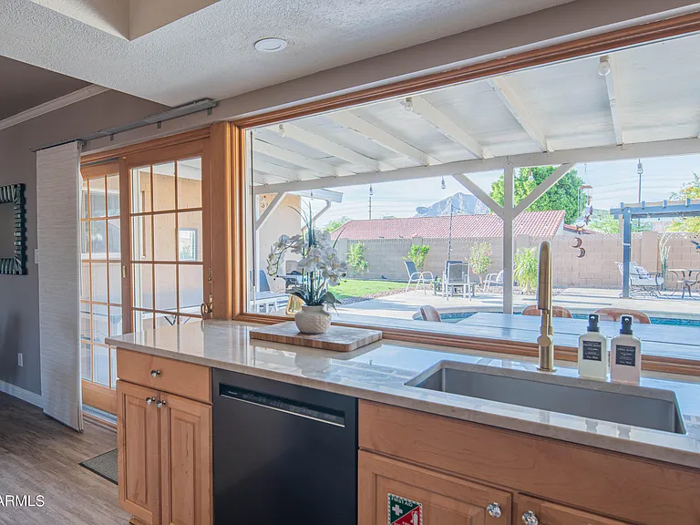 6110 E Edgemont Ave — Photo 69