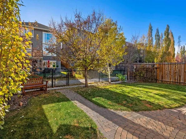 25 NE Tuscany Summit Ter NW, Calgary, AB T3L 0B9