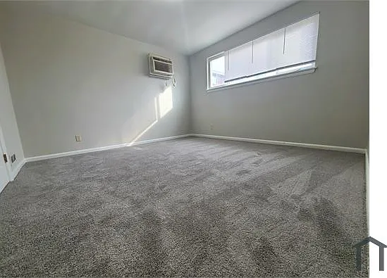 1 bed, 885 sqft, $1,300 — Photo 4