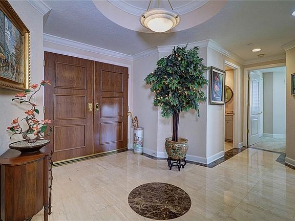 5th image of 100 Beach Dr NE Unit 901