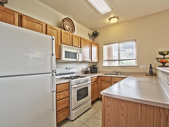 4th image of 4505 Holiday Breeze Pl NE