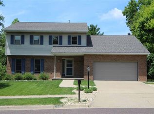 6415 N Tammarack Ln, Peoria, IL 61615