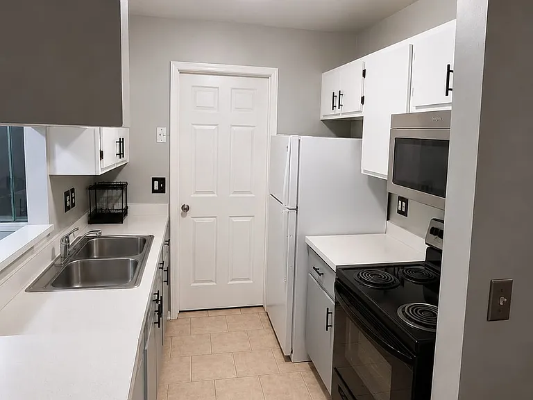 22247 Atlantic Pointe — Photo 15