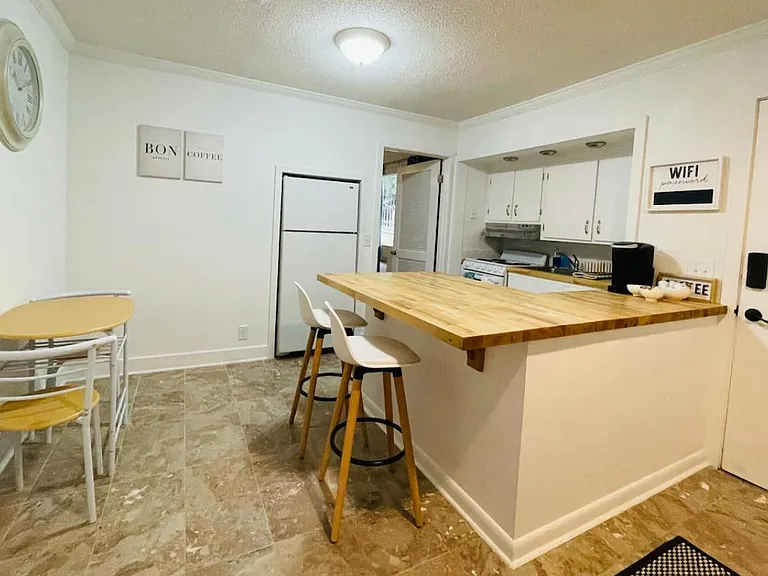 615 Executive Golf Villas #B — Photo 1