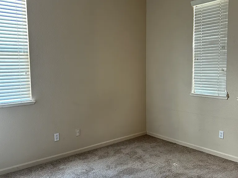 865 Larkspur Ln — Photo 8