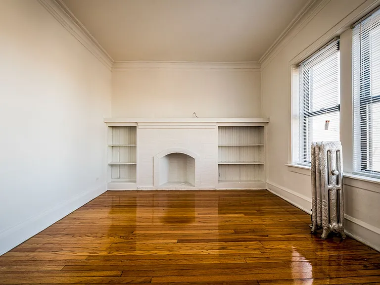 6400 S Rockwell St — Photo 1