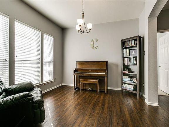 5th image of 4024 Caldwell Ave