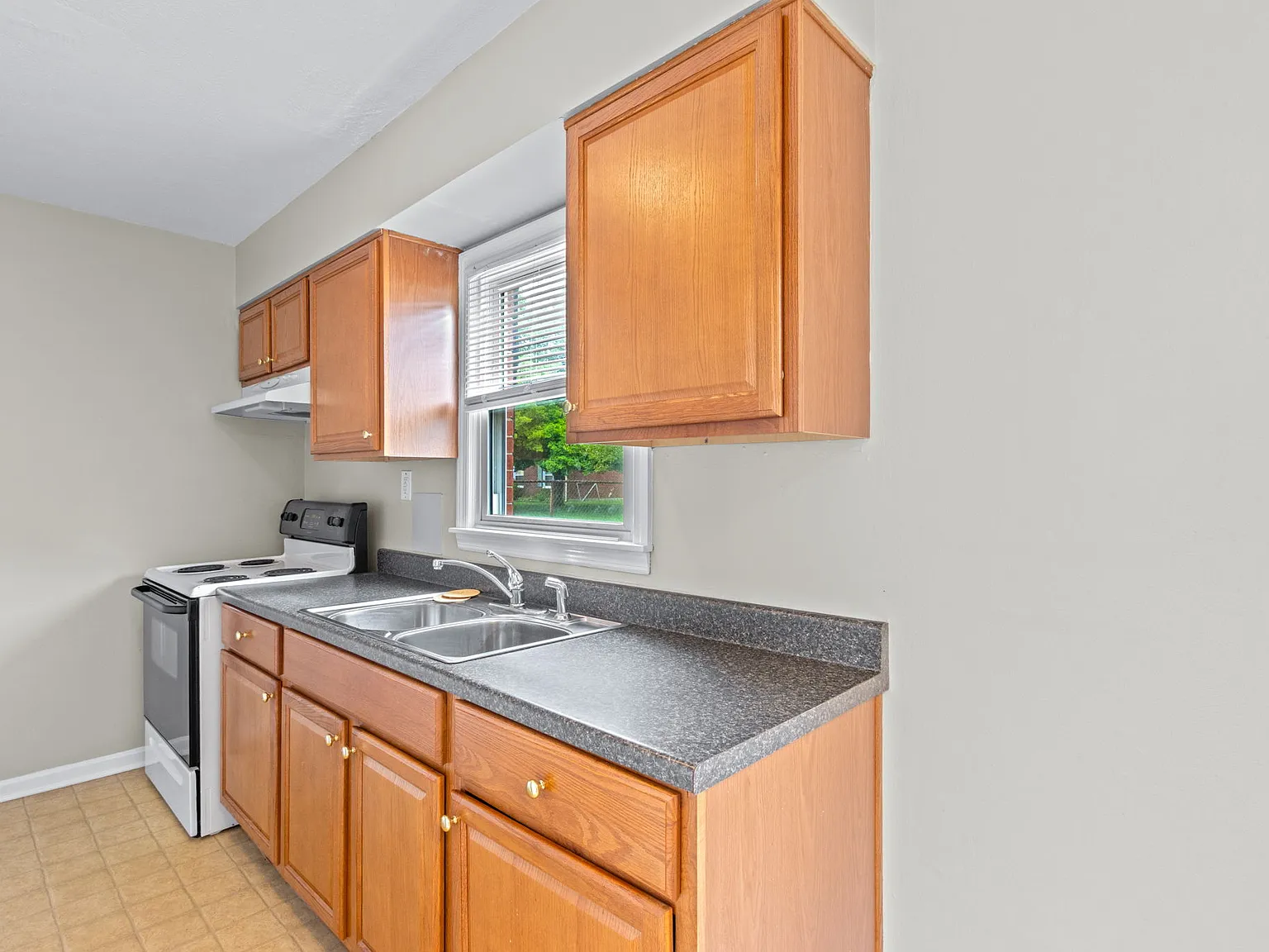 1 bed, 600 sqft, $925 — Photo 3
