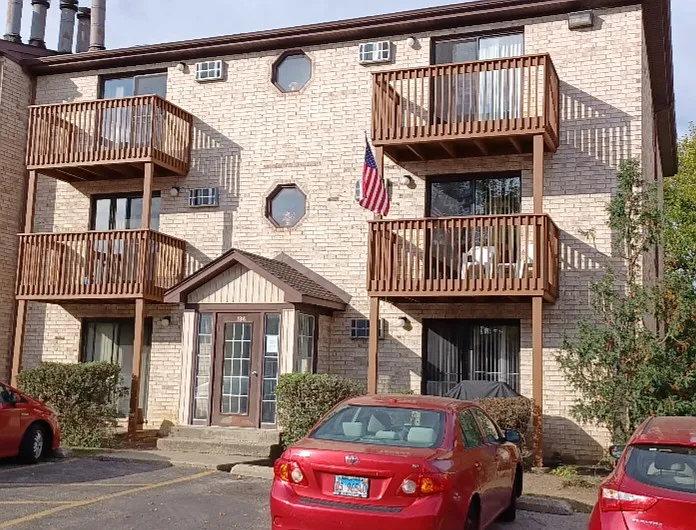 N Goodwin Dr — Photo 5