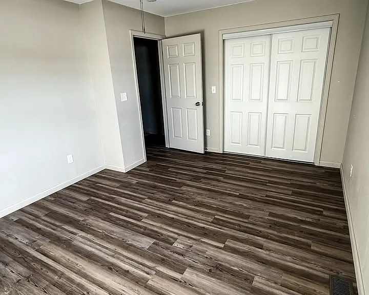 256 E Outer Rd — Photo 8