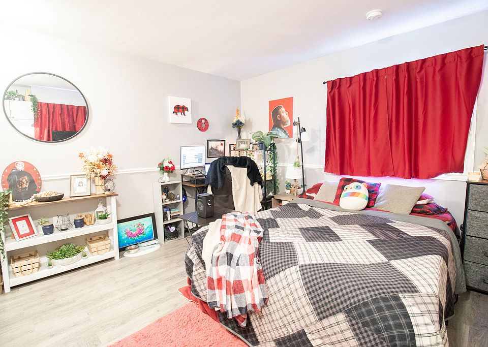 1st image of 1 Ormond St N #7