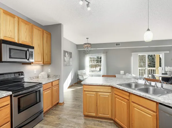 4824 E 53rd St APT 215, Minneapolis, MN 55417