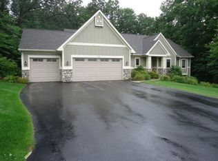 2605 Oak Highland Ct, Lowell, MI 49331