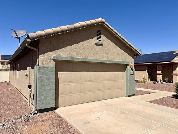 4th image of 21330 E Reunion Rd