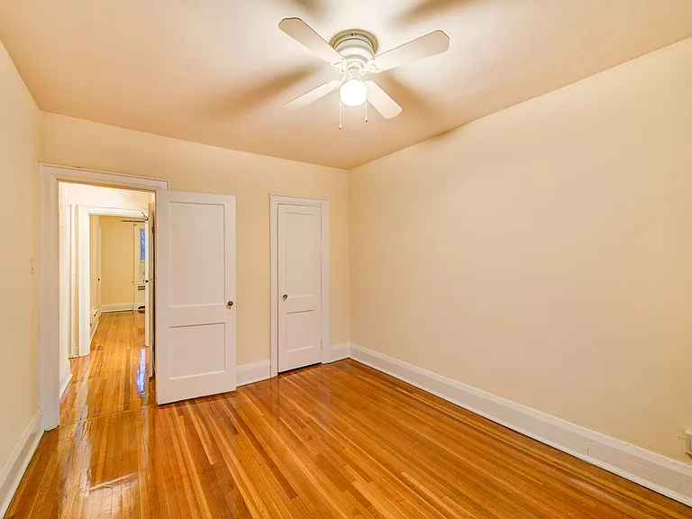 938 Avenue Rd #3 — Photo 29